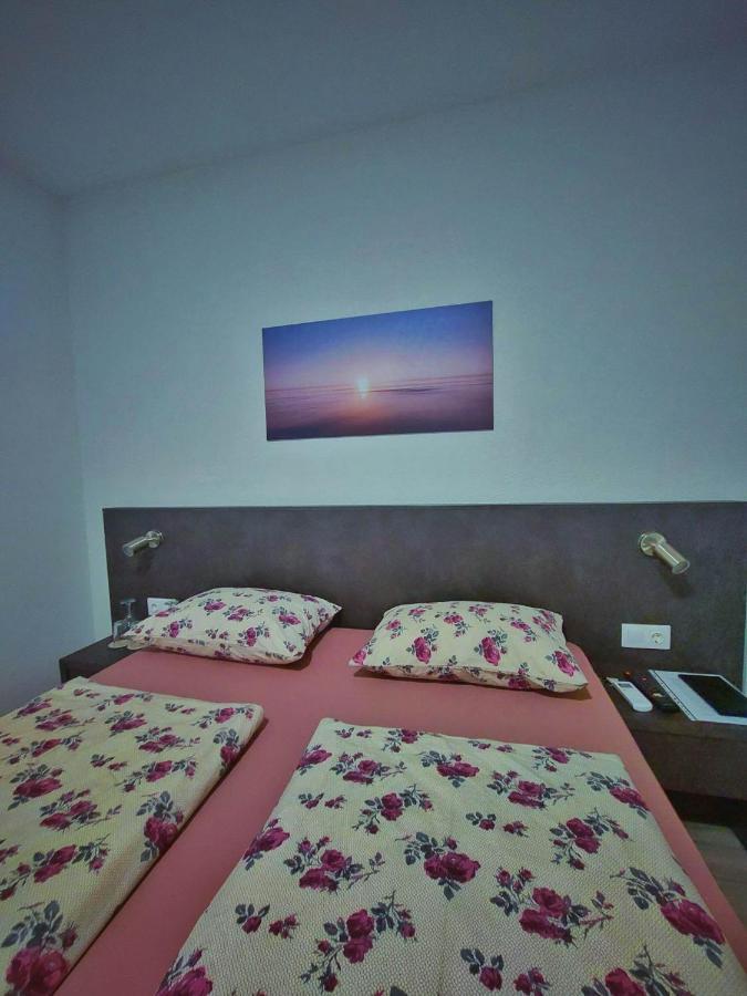 Gold Apartmani Kozarac Kültér fotó